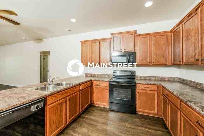 151 Trotter Ct - Photo 7 of 16