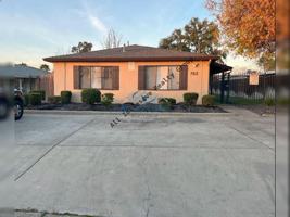 featured image of 763 Bowles St #4