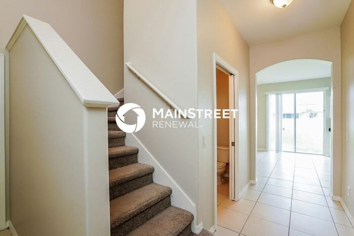 910 Countess Ave - Photo 4 of 17