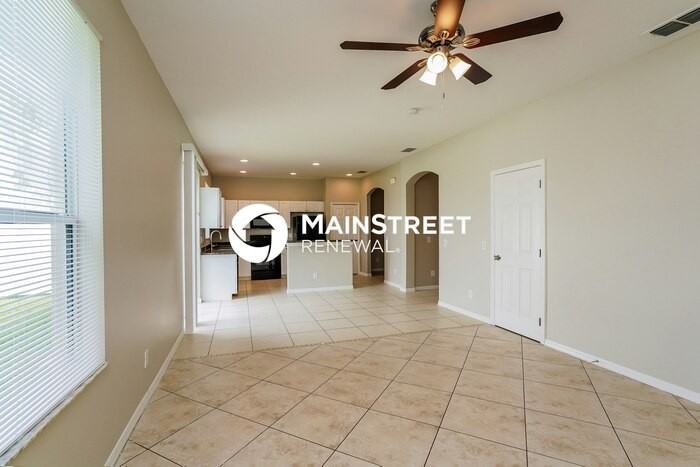 910 Countess Ave - Photo 5 of 17