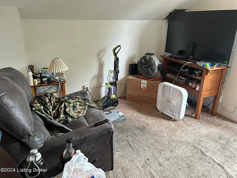 1212 Queen Ave #1 - Photo 4 of 22