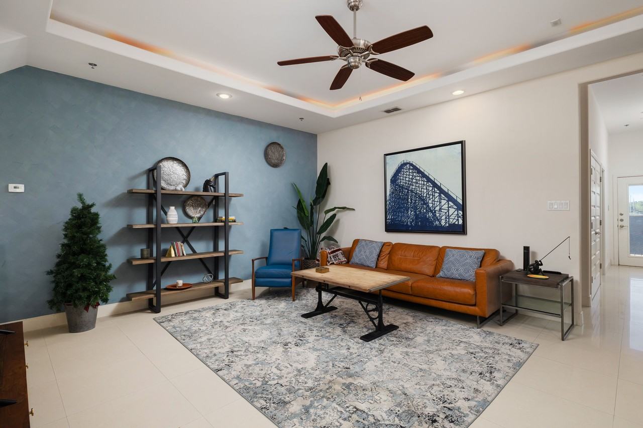 1304 E Pineridge Ave #B - Photo 4 of 11