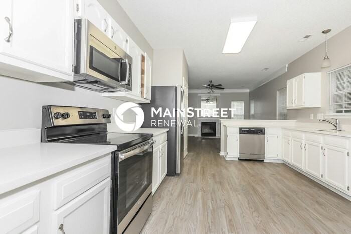 6713 Reedy Creek Rd - Photo 7 of 17