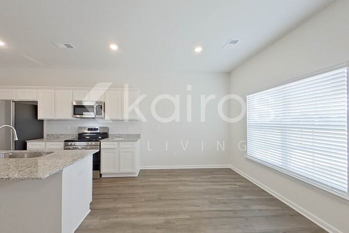 2215 Banyon Cir - Photo 5 of 25