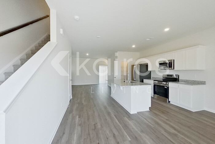 2215 Banyon Cir - Photo 6 of 25