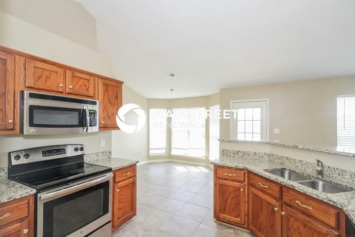 1647 Sarah Ann Dr W - Photo 7 of 16