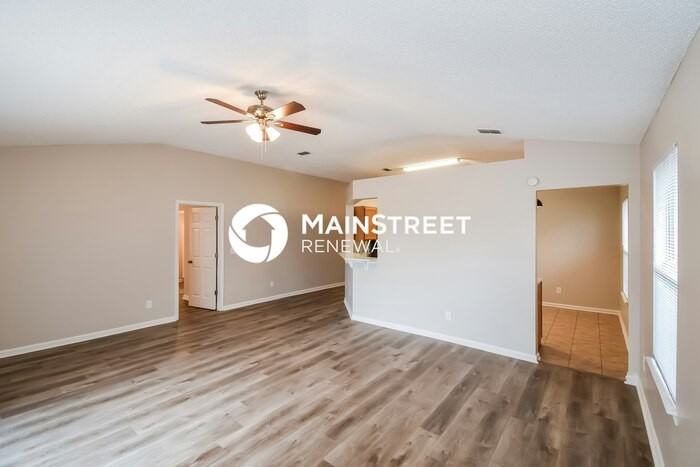 1517 Slash Pine Ct - Photo 4 of 16