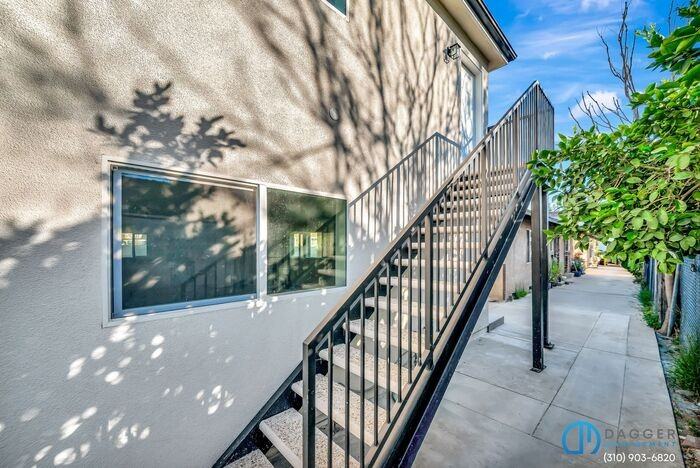 11845 Hamlin St #1 - Photo 3 of 43