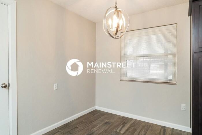 6909 Nw 59th St - Photo 7 of 16