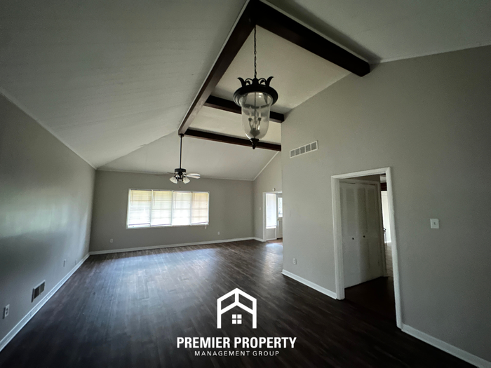 6297 Trafalgar Rd - Photo 3 of 21