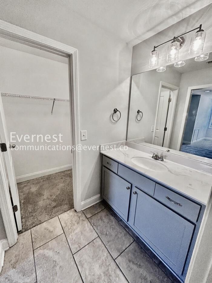 3845 Valley View Ct - Photo 3 of 40