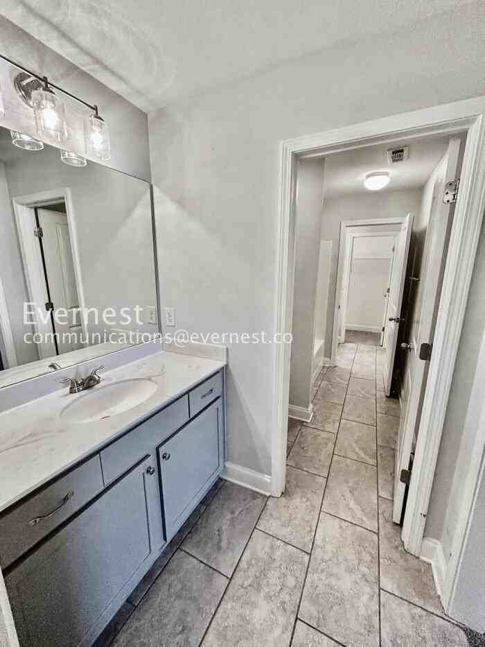 3845 Valley View Ct - Photo 4 of 40