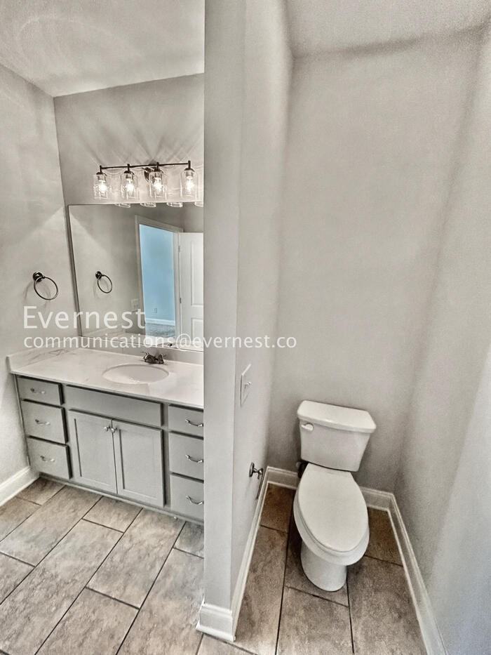 3845 Valley View Ct - Photo 5 of 40