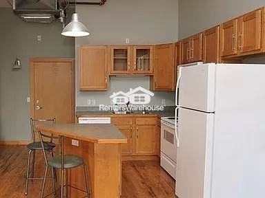 523 Jackson St #201 - Photo 2 of 6