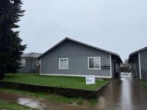 123 17th Ave #B - Photo 1 of 1