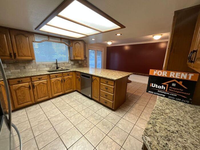 5859 S 3500 W #1FRONT - Photo 6 of 44