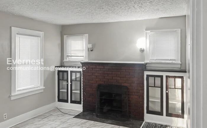 1093 Georgia Ave - Photo 7 of 25