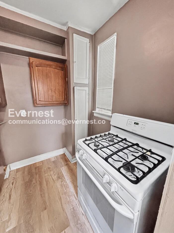 4203 Cortland St #1 - Photo 5 of 24