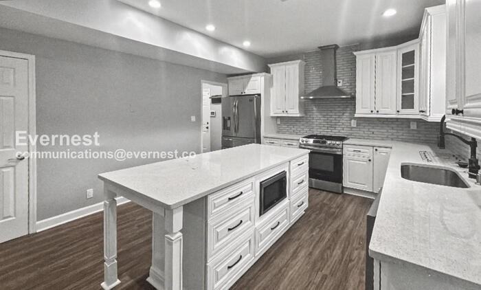 4950 Saddle Bridge Ln - Photo 5 of 39