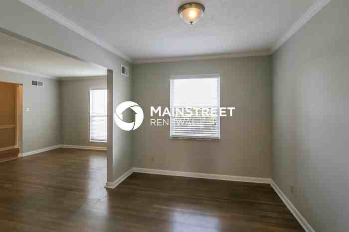 4931 Darlington Dr - Photo 5 of 17