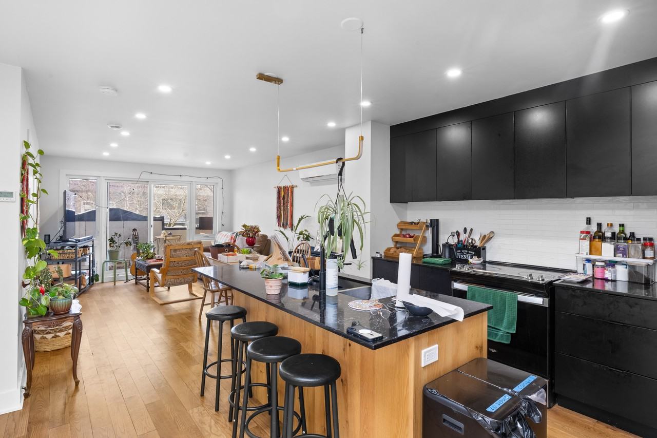 4315A Rue Parthenais - Photo 4 of 11