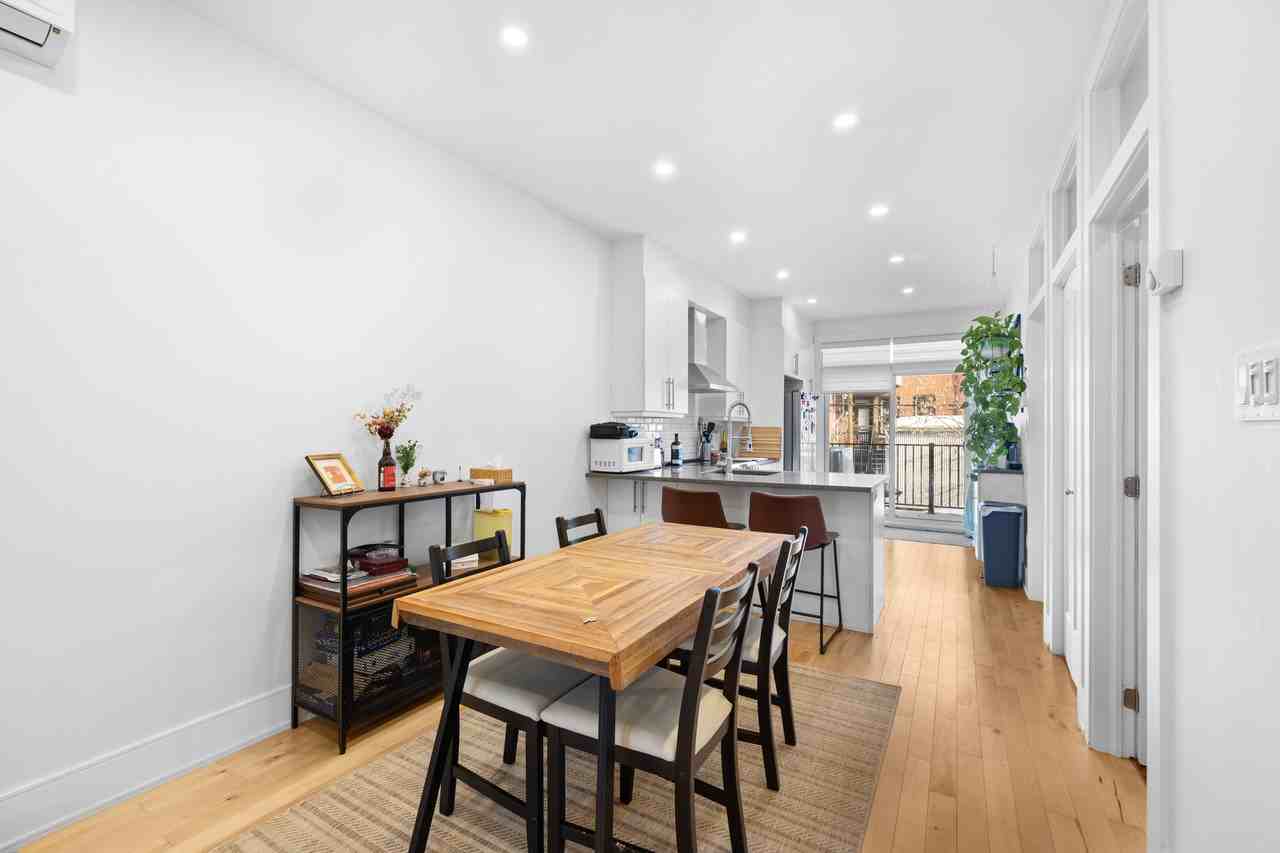 8259 Rue St-Denis - Photo 4 of 15