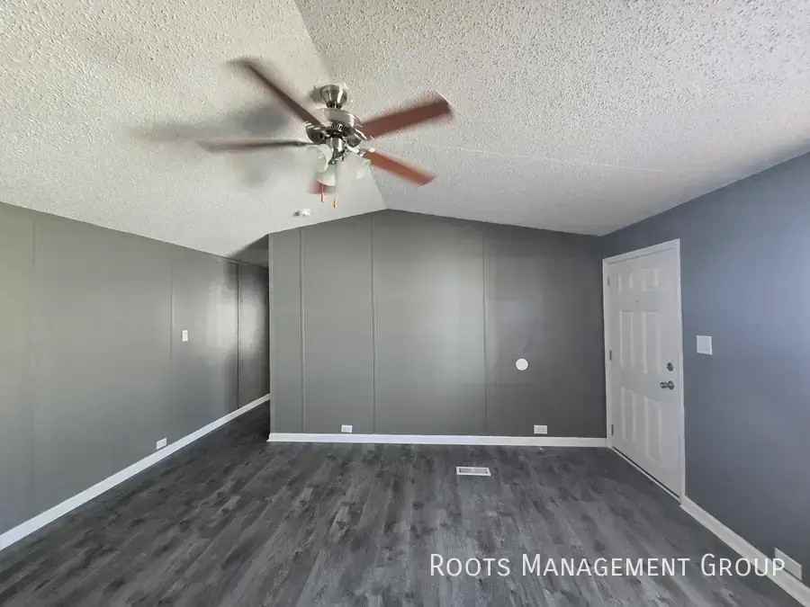 1127 Wildwood Dr #100 - Photo 3 of 20