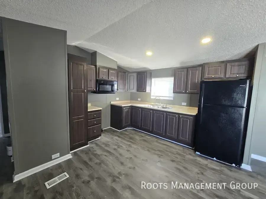 1127 Wildwood Dr #100 - Photo 6 of 20