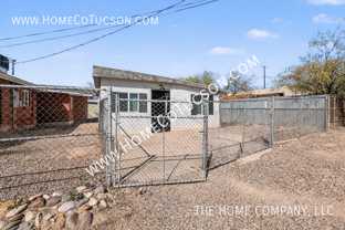 1051 S 4th Ave #B - Photo 1 of 1