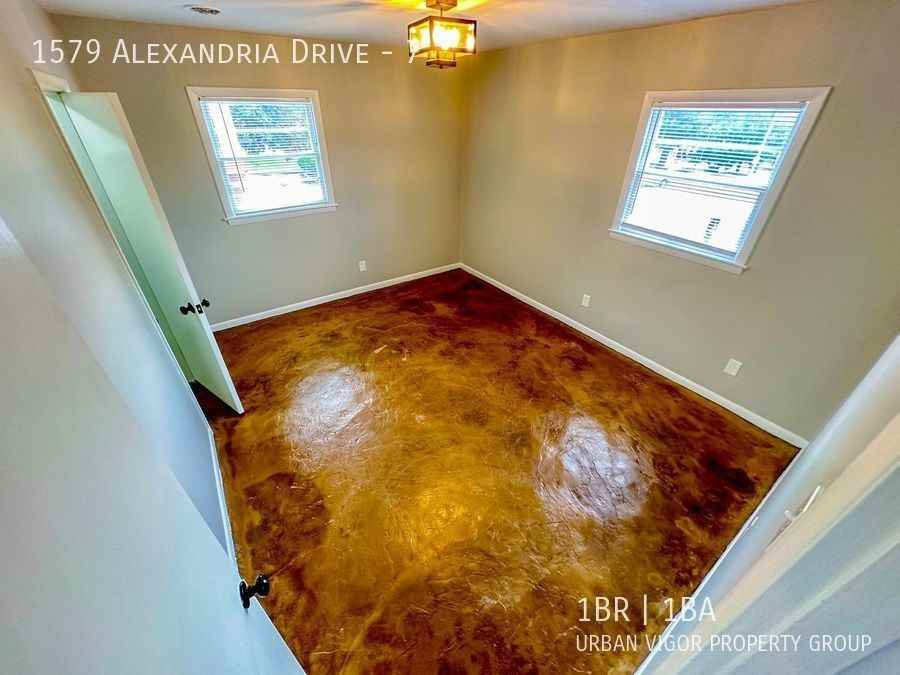 1579 Alexandria Dr #7 - Photo 4 of 33