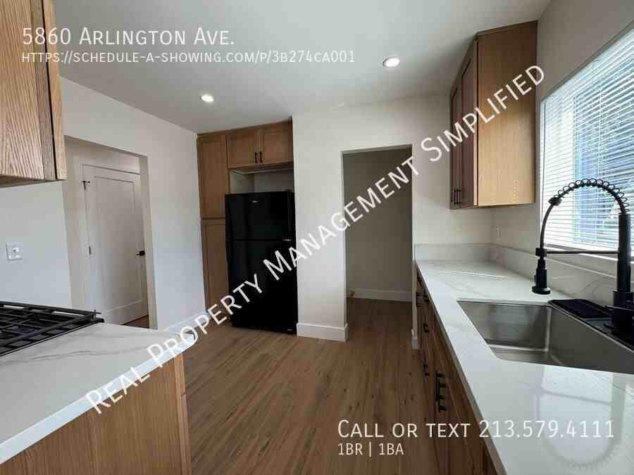 5860 Arlington Ave - Photo 3 of 12