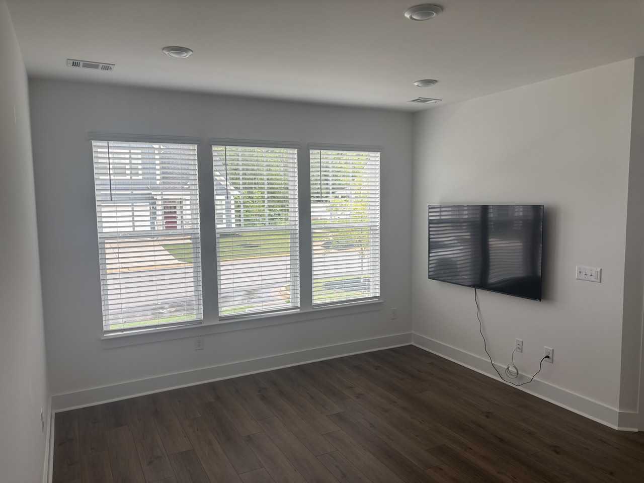 484 Mill Park Way #1 - Photo 3 of 11