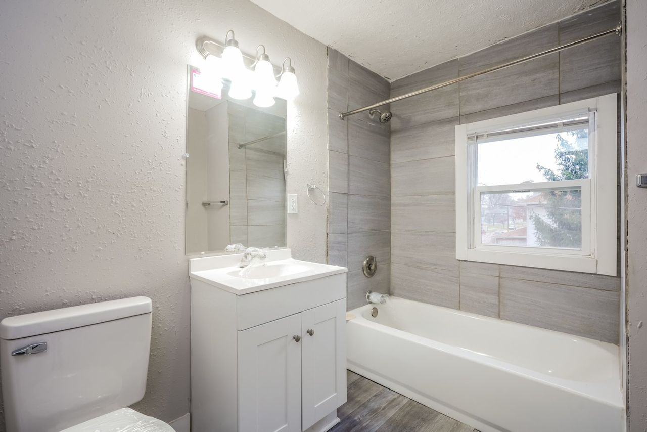 207 W Garfield Ave #NA - Photo 2 of 5