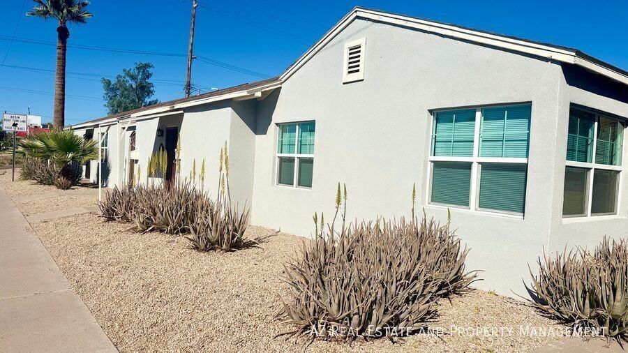 1509 N 15th Ave #1509 - Photo 4 of 11
