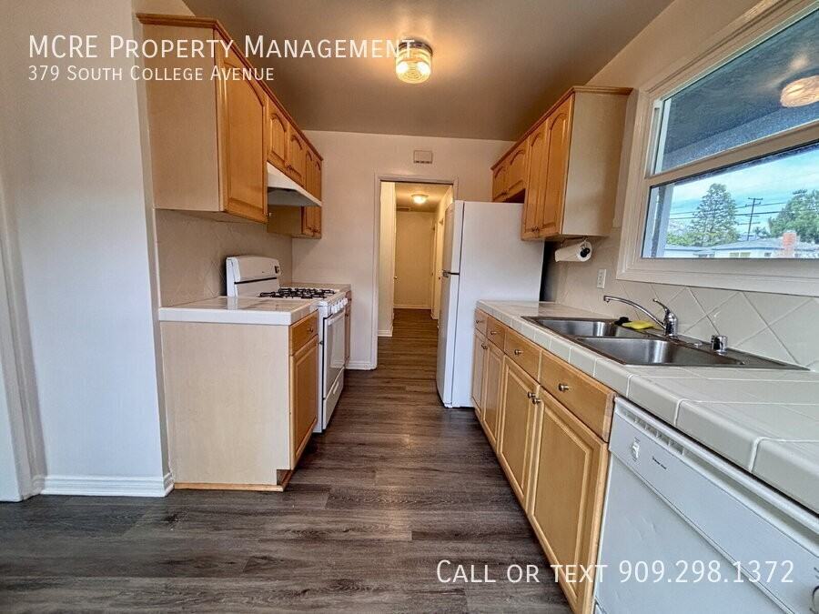 379 S College Ave - Photo 4 of 29