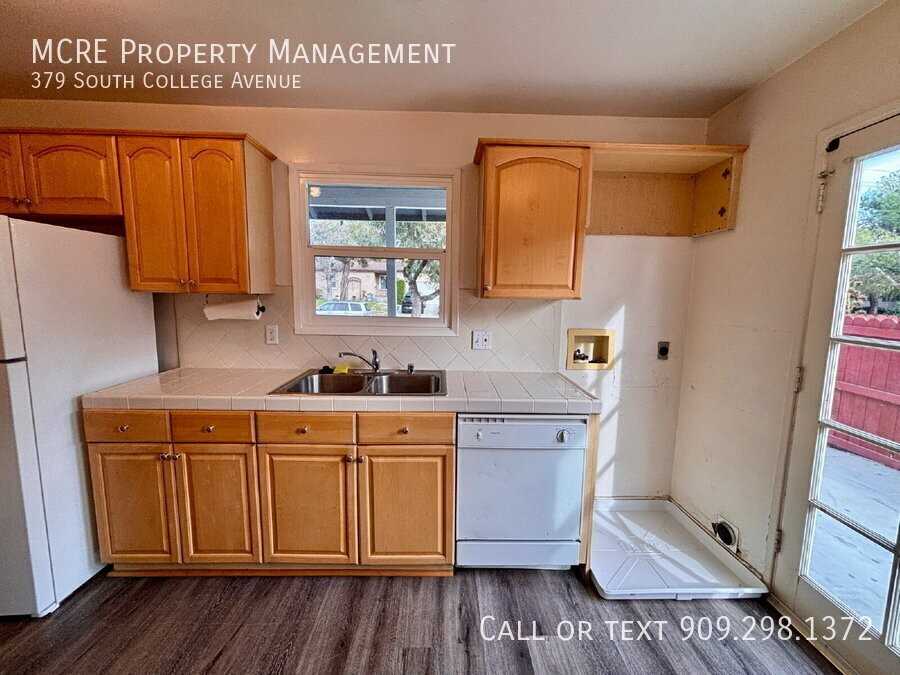 379 S College Ave - Photo 5 of 29