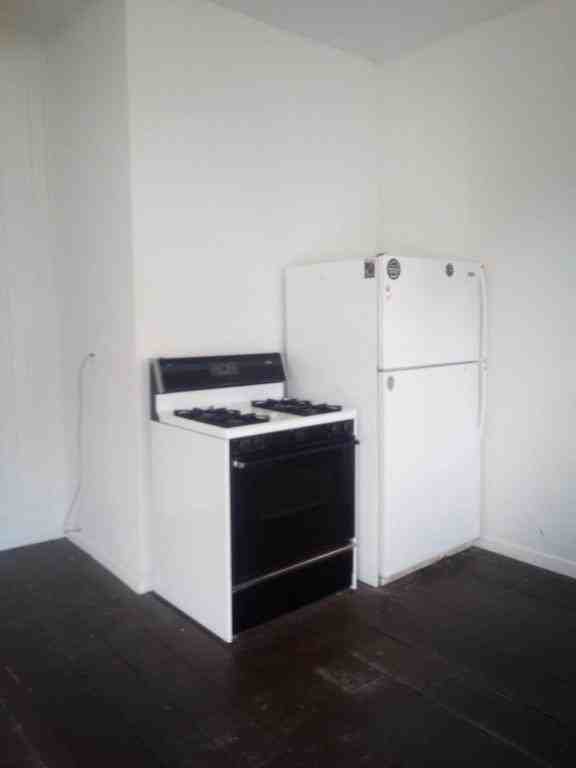 118 E Railroad St #8 - Photo 5 of 8