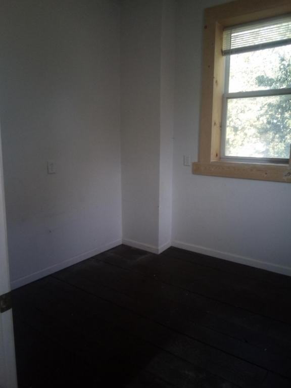 118 E Railroad St #8 - Photo 6 of 8