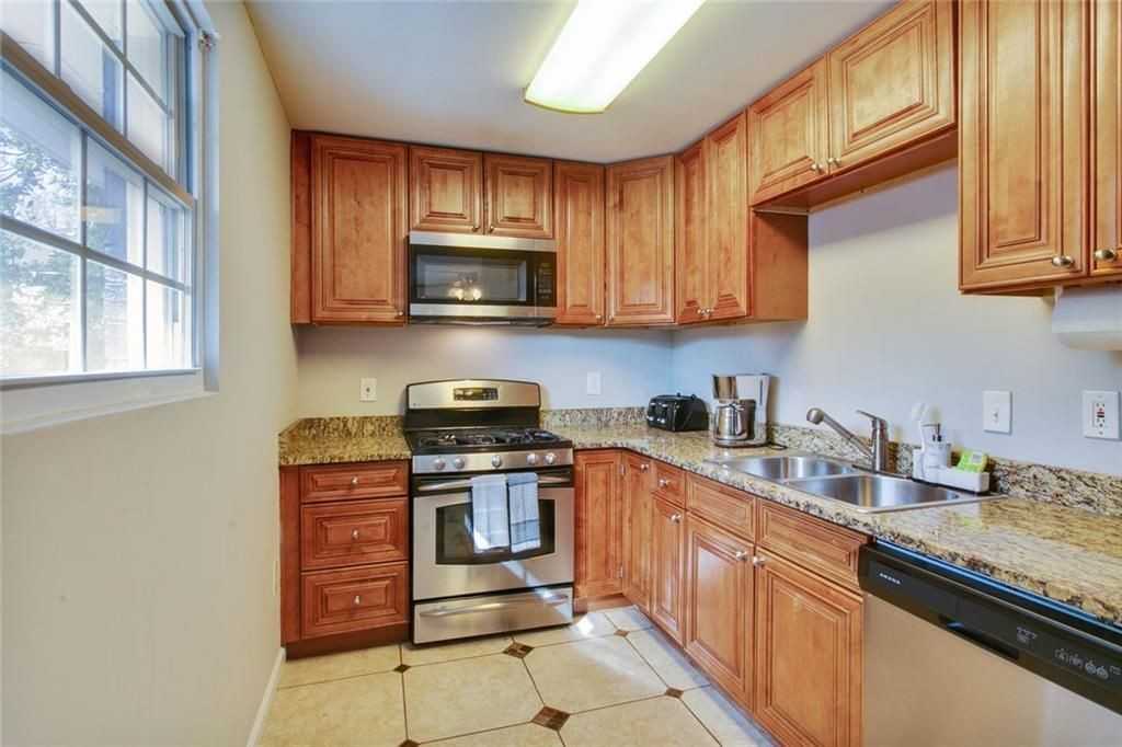 99 Ericson St Se - Photo 7 of 20