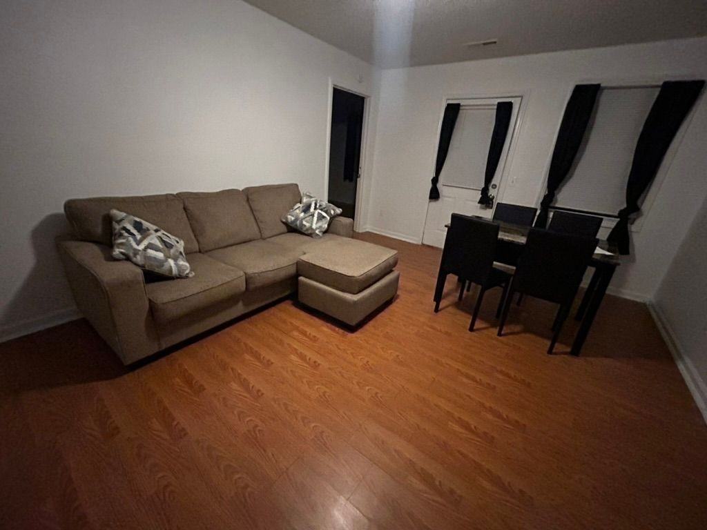 1120 Carlton Ave - Photo 2 of 5