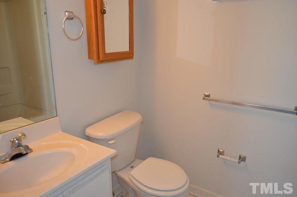 1120 Carlton Ave - Photo 4 of 5
