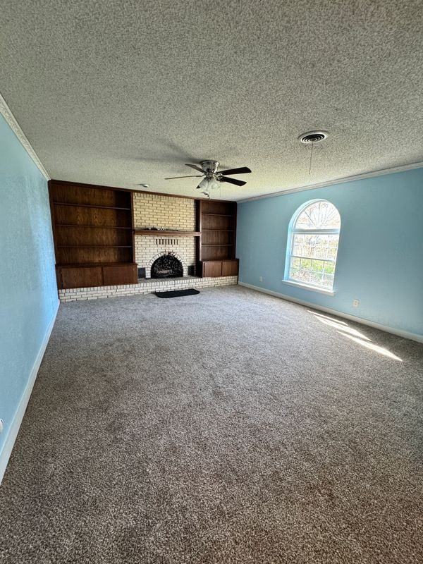 607 Lehigh Ave - Photo 4 of 20