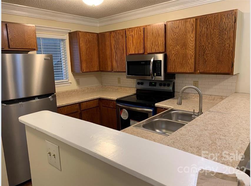 1572 Eagles Pl #L203 - Photo 3 of 19