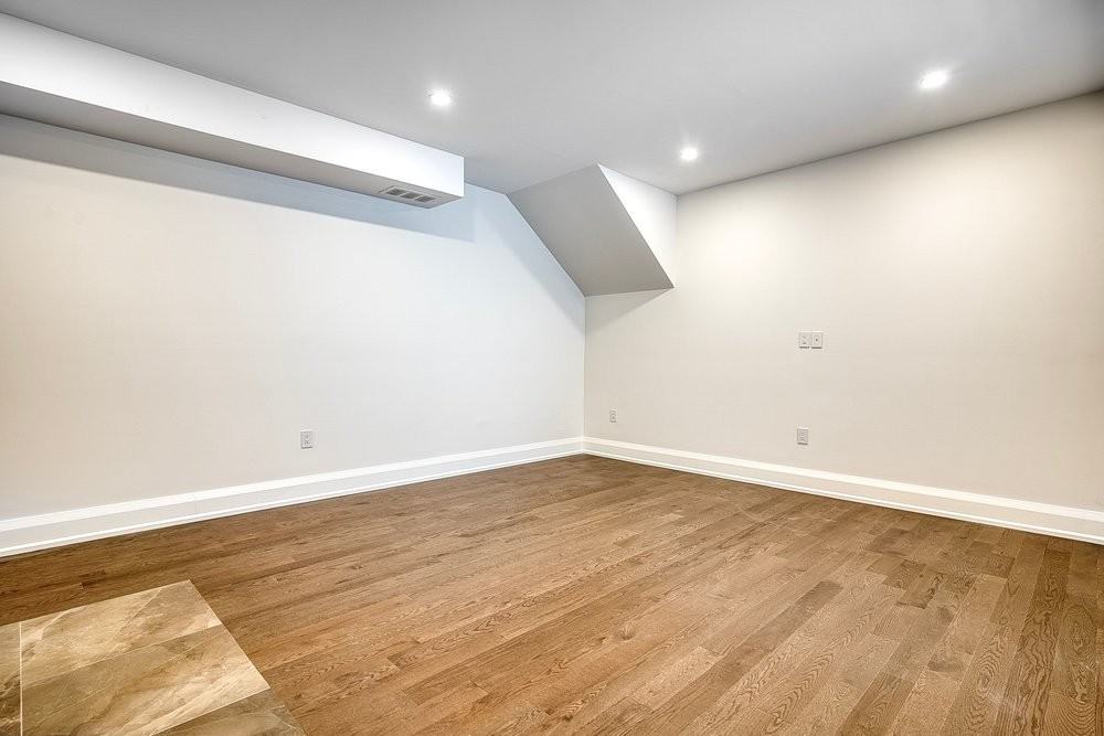 2579 Yonge Street #202 - Photo 2 of 15