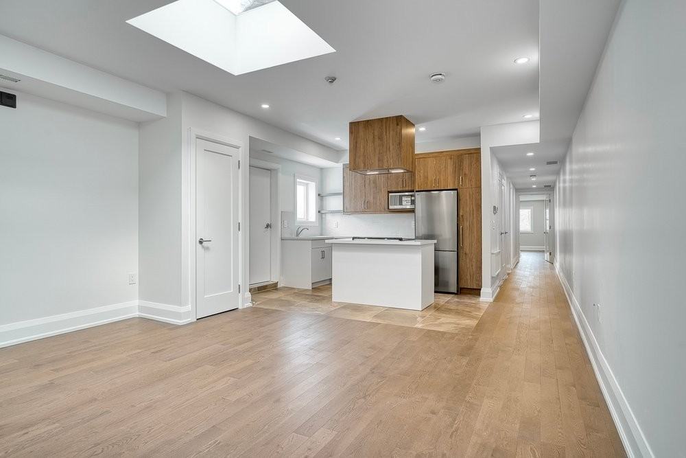 2579 Yonge Street #202 - Photo 4 of 15