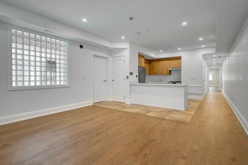 2579 Yonge Street #202 - Photo 5 of 15