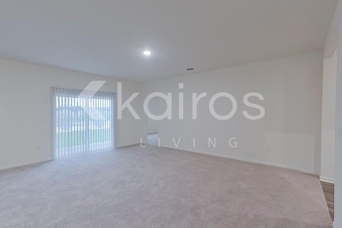 653 Castillo Dr - Photo 2 of 25