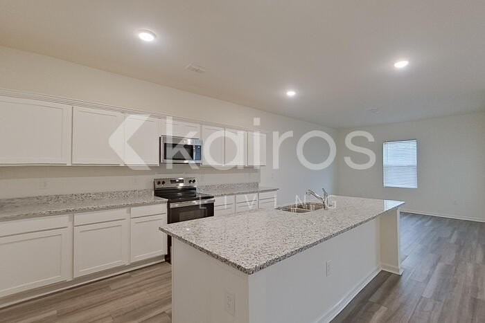 653 Castillo Dr - Photo 5 of 25