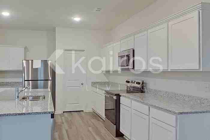 653 Castillo Dr - Photo 6 of 25