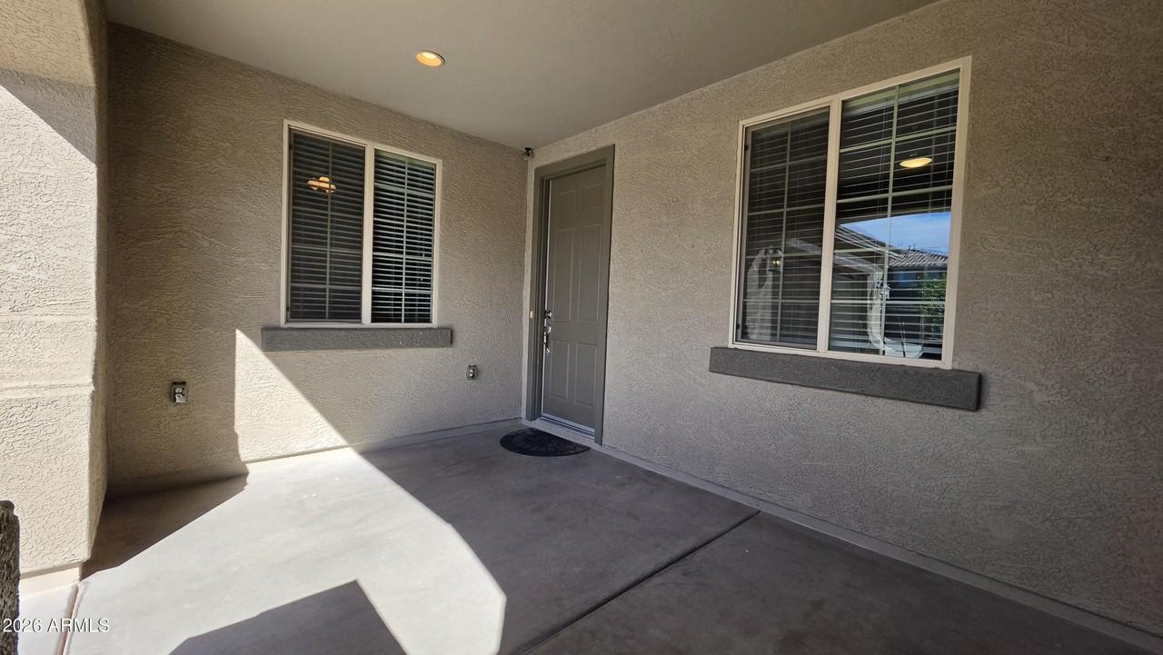 42596 W Cheyenne Dr - Photo 6 of 33